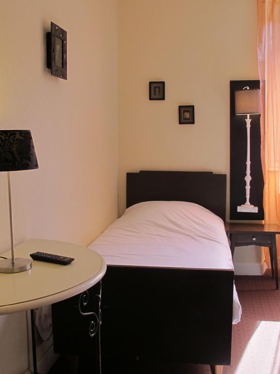 Logis Deshors-Foujanet Hotel Chamboulive Exterior photo